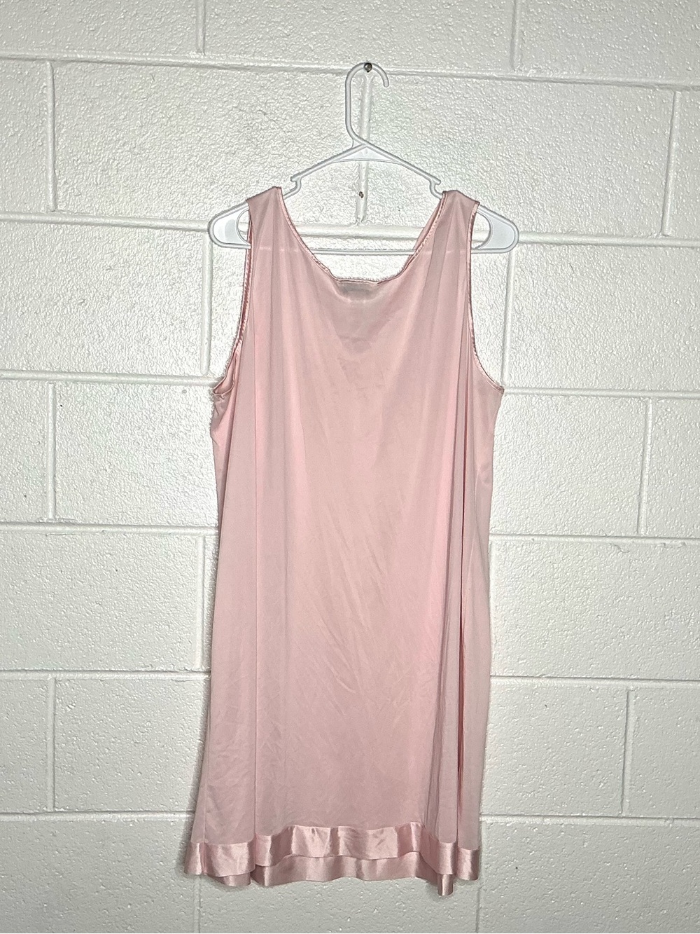 < Vintage Vanity Fair Baby Pink Nylon Nightgown Size XL > - Picture 3 of 3
